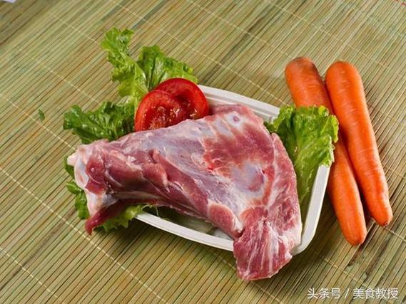 炖排骨,学会这2招,排骨软烂肉滑嫩,而且还不柴!
